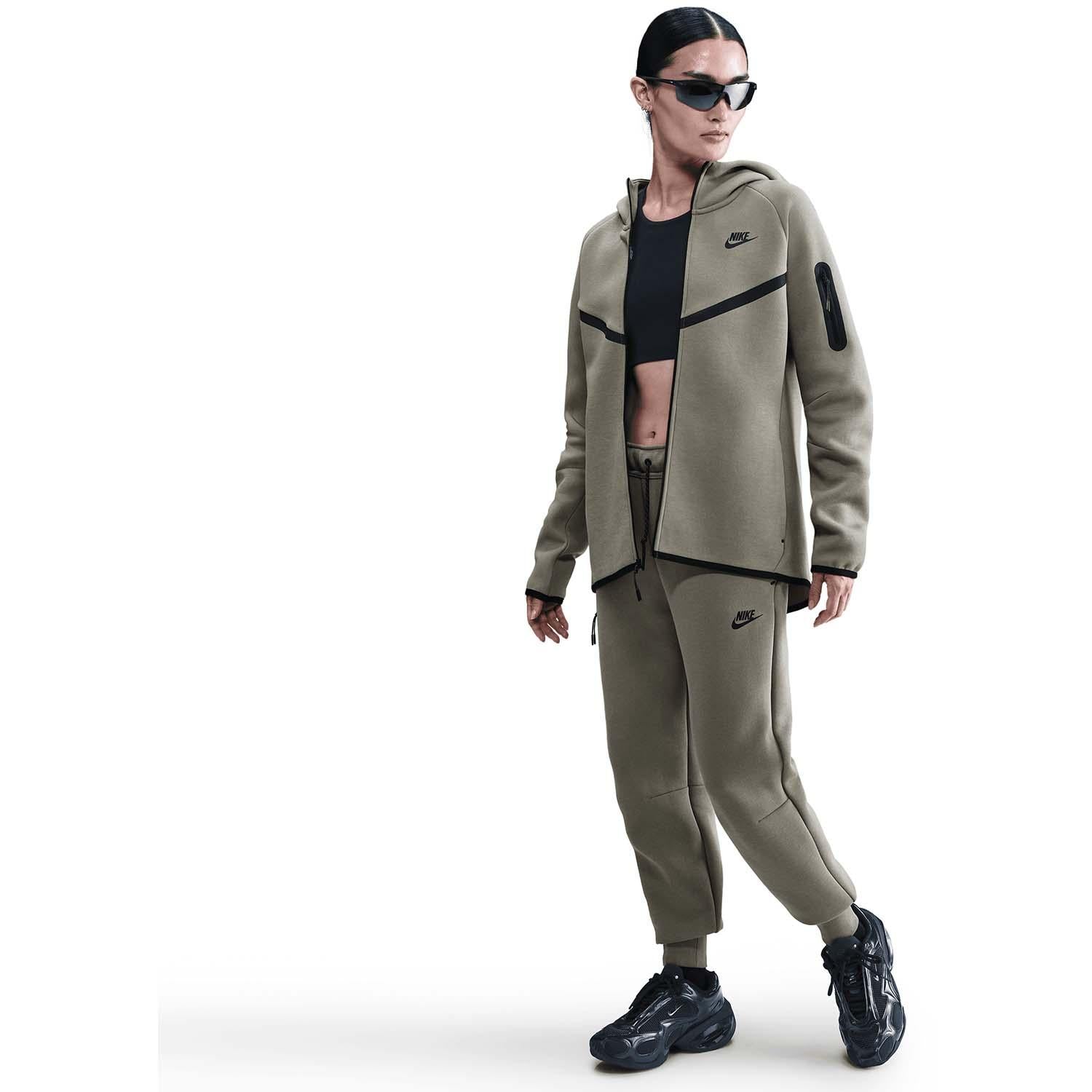 sportswear tech fleece windrun