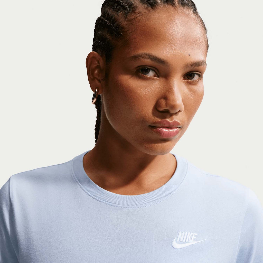 Sportswear Club Essentials  T-shirt