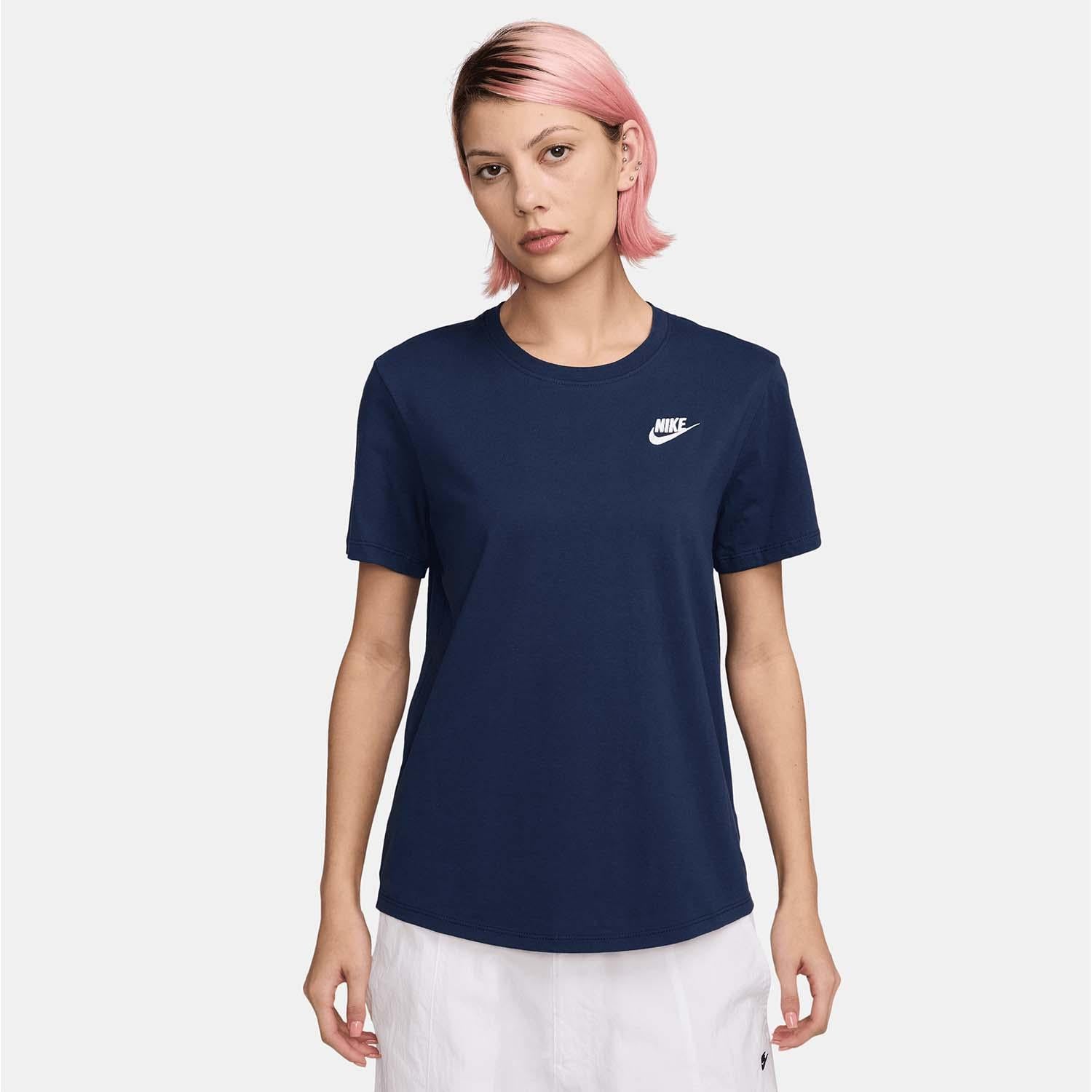 nike sportswear club essentials wom