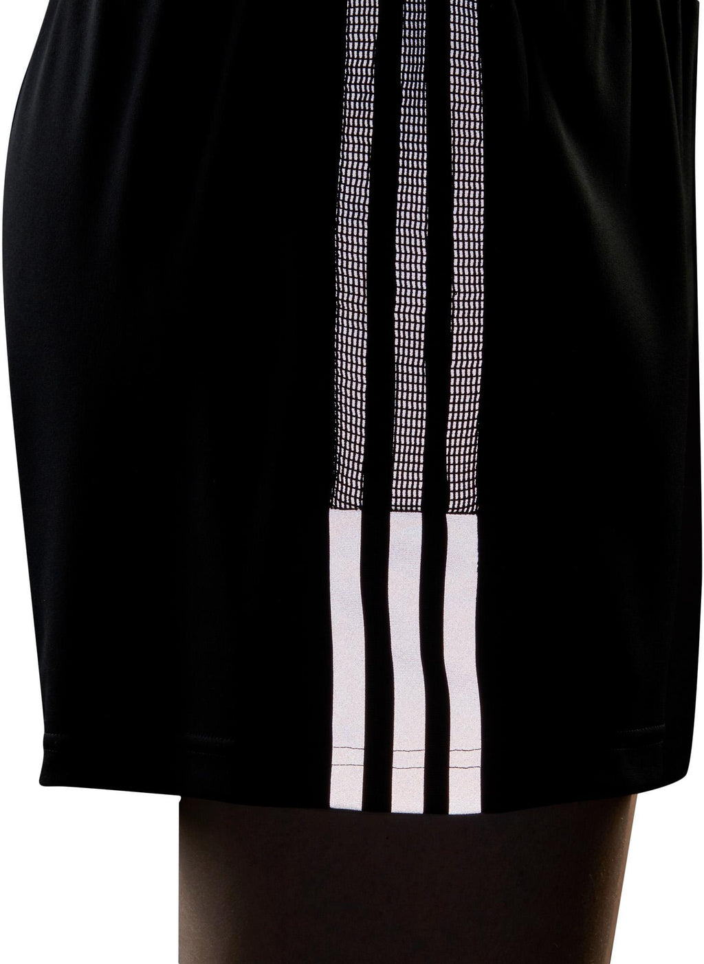 Tiro Reflective short