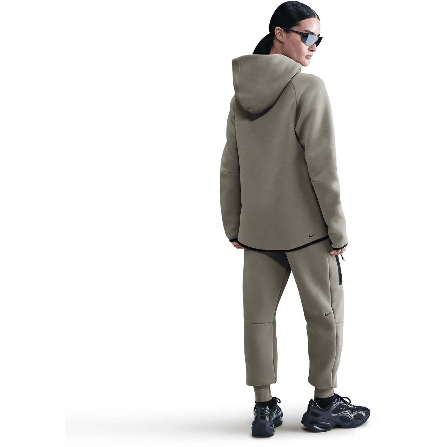 sportswear tech fleece windrun