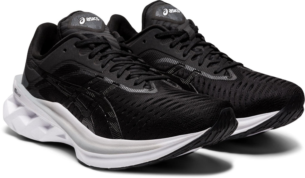 Novablast hardloopschoenen