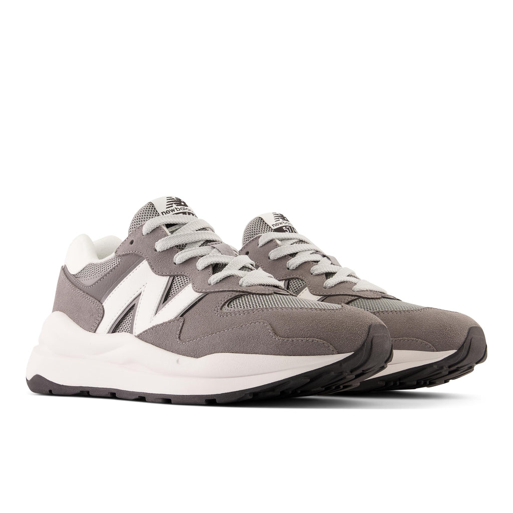 m5740vpb-cas sneakers