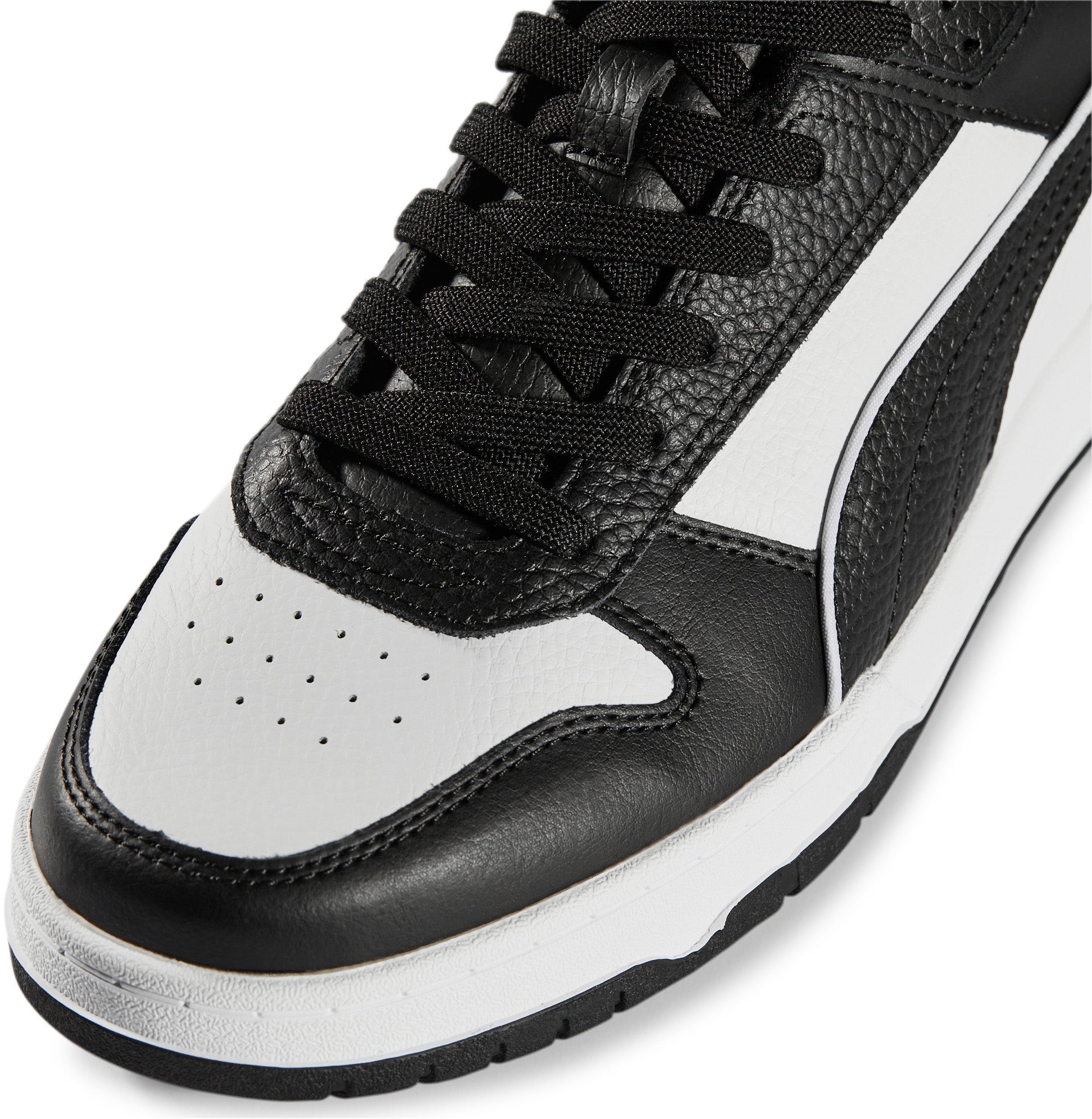 Game Low sneakers