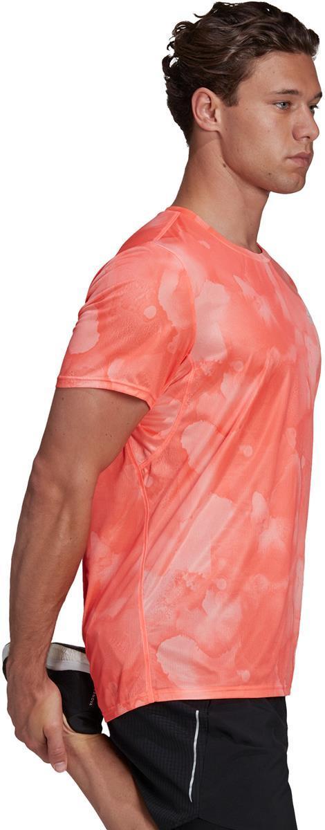 FAST GRA TEE. Laufshirt
