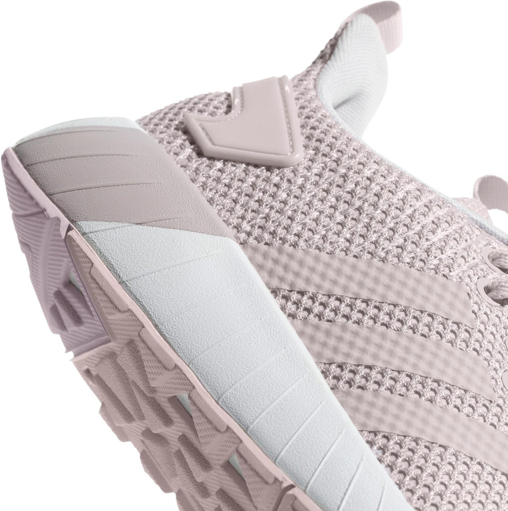 Questar BYD sneakers