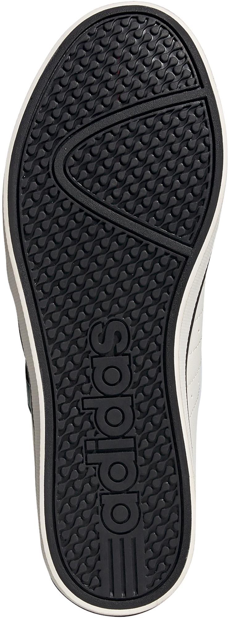 Pace sneakers