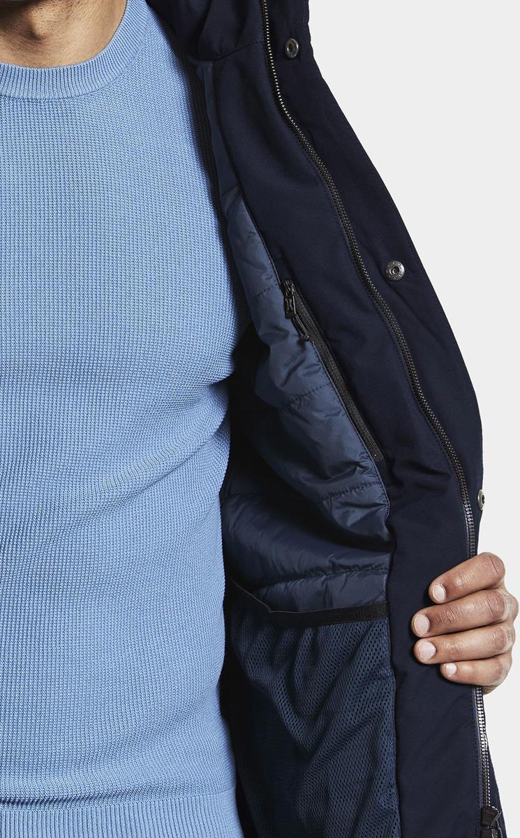 Sebastian Usx Jkt 3