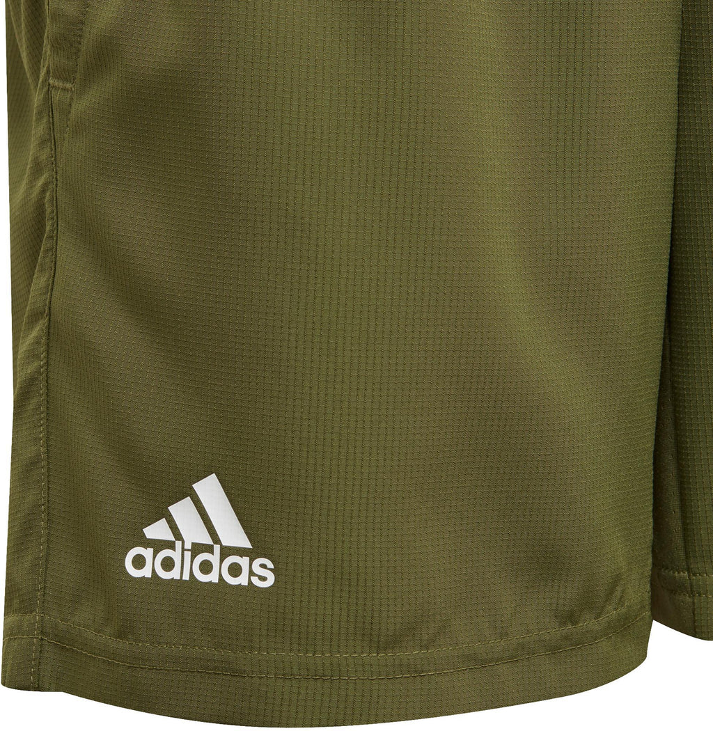 B Club Short
