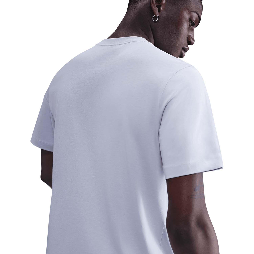 nike sportswear club men's t-shirt