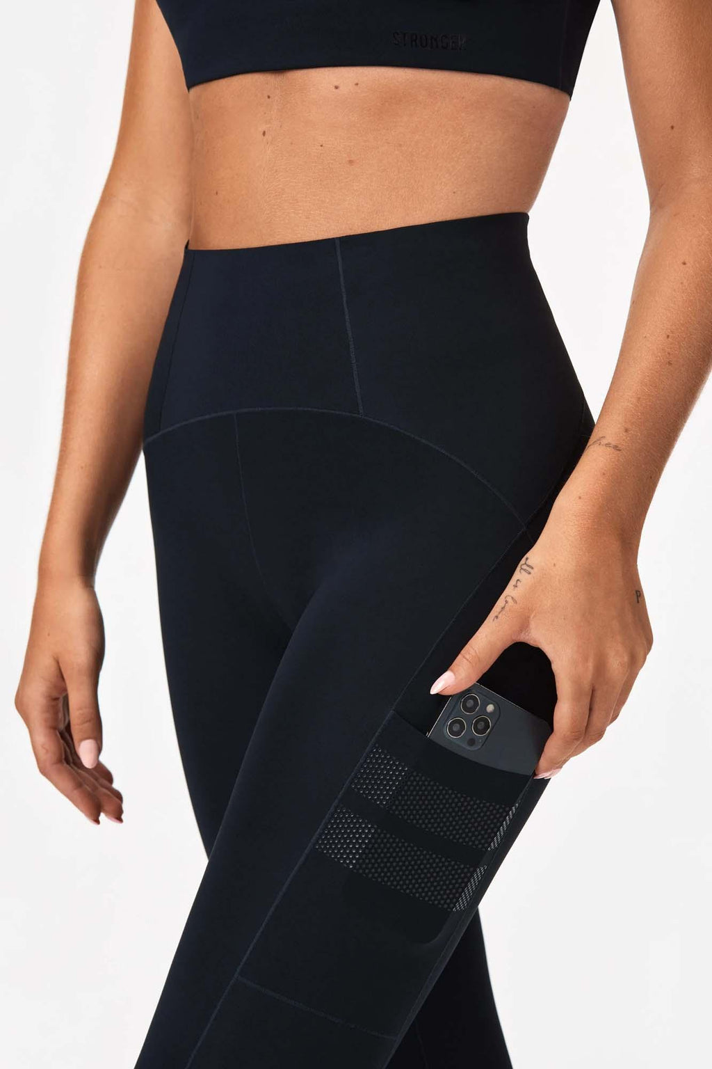 Sleek Shaping Pocket Leggings