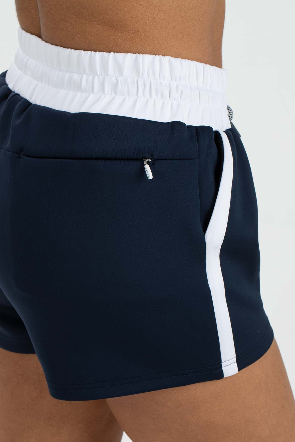 Enchilla short