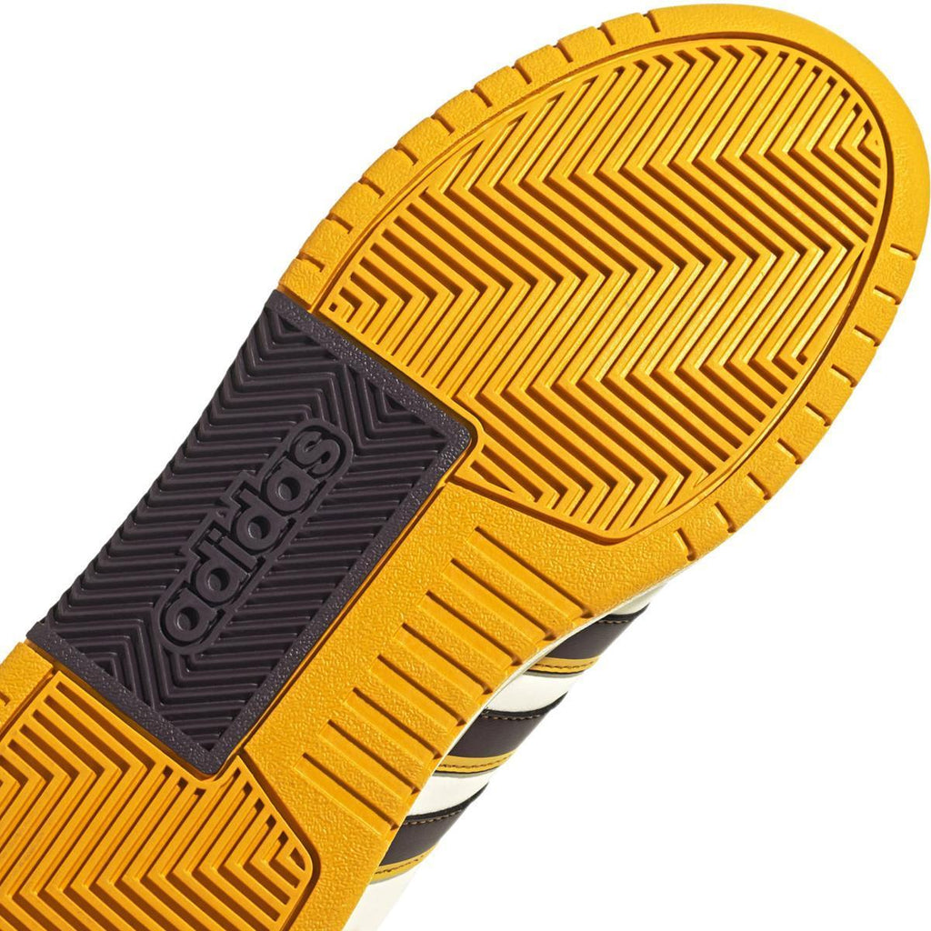 100DB sneakers