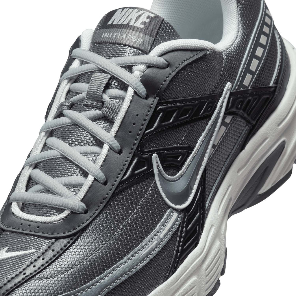 initiator schoenen
