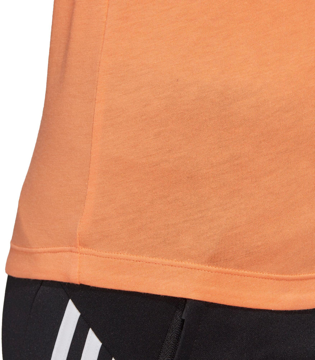 Must Haves Badge of Sport top