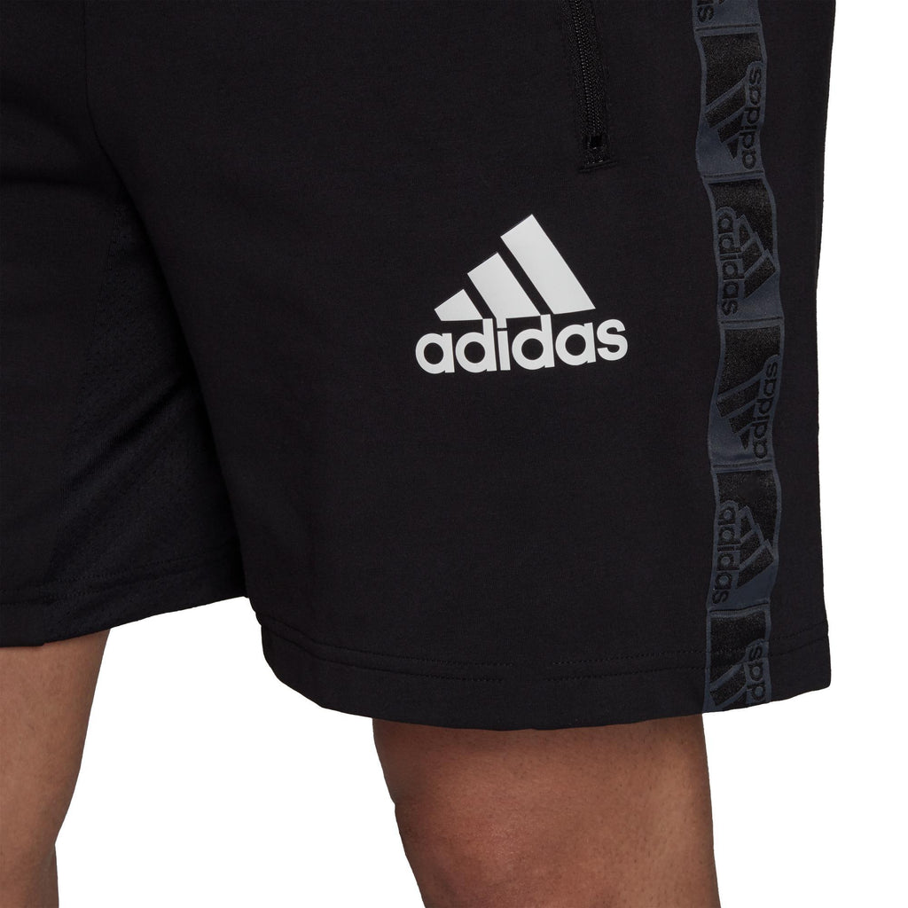 AEROREADY Designed to Move Sport Motion Logo short