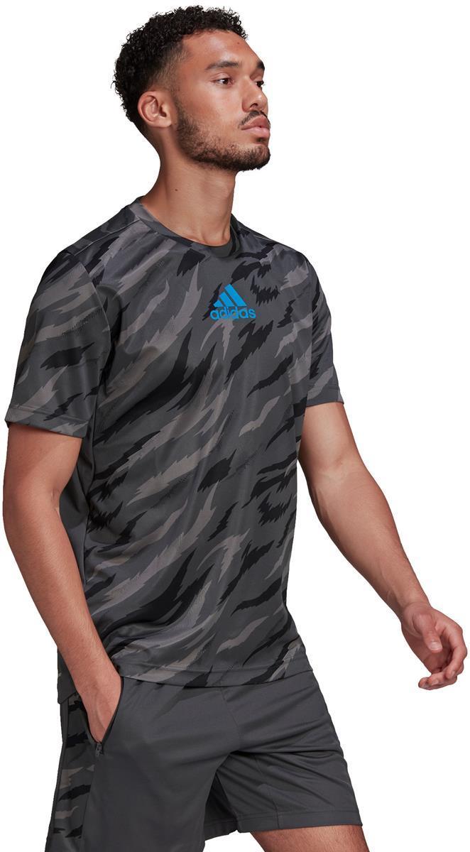 FEELSTRCAMO TEE. T-Shirt