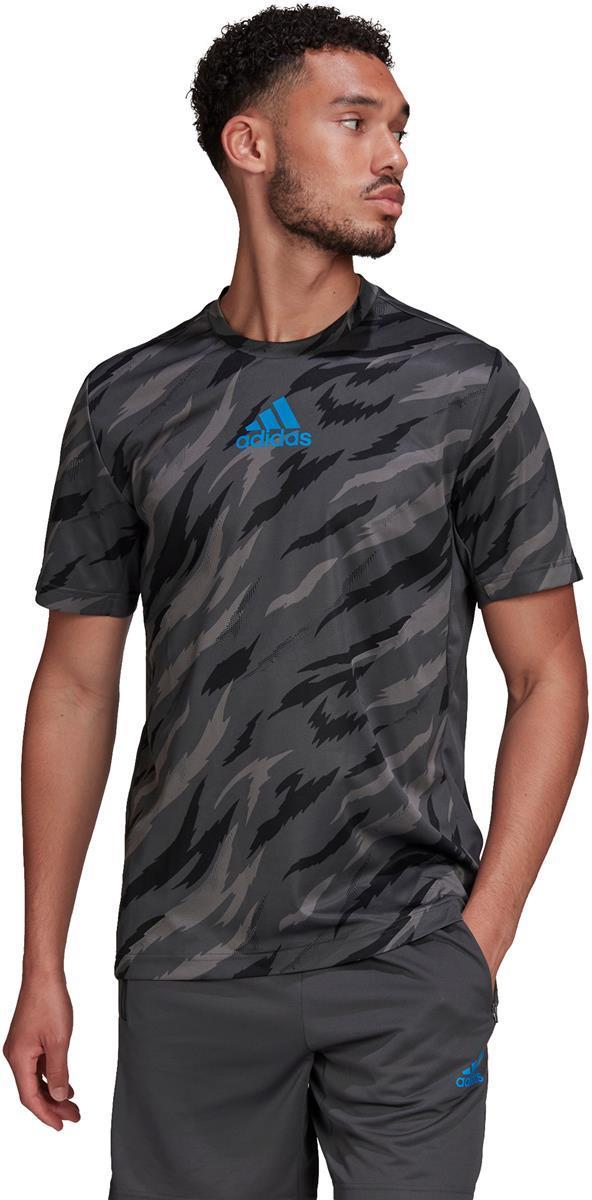 FEELSTRCAMO TEE. T-Shirt