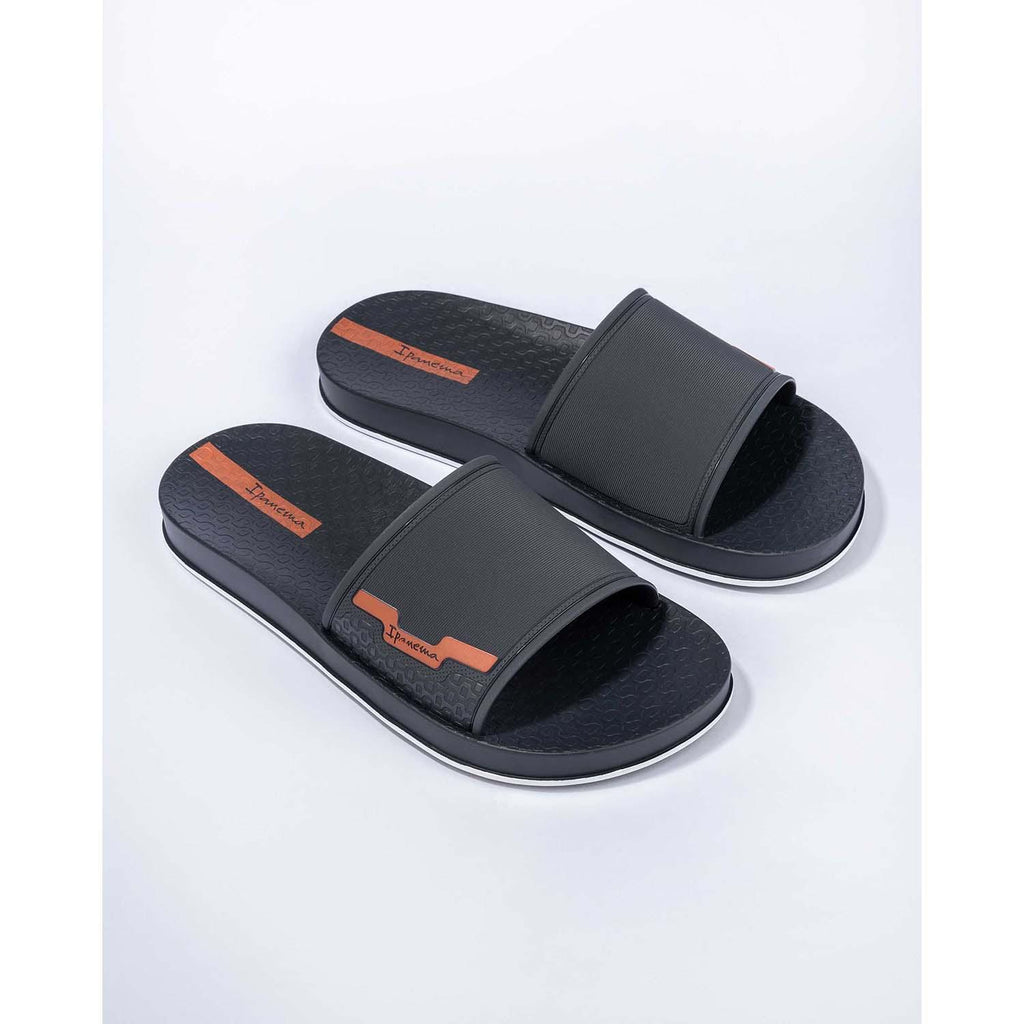 Sporty slippers