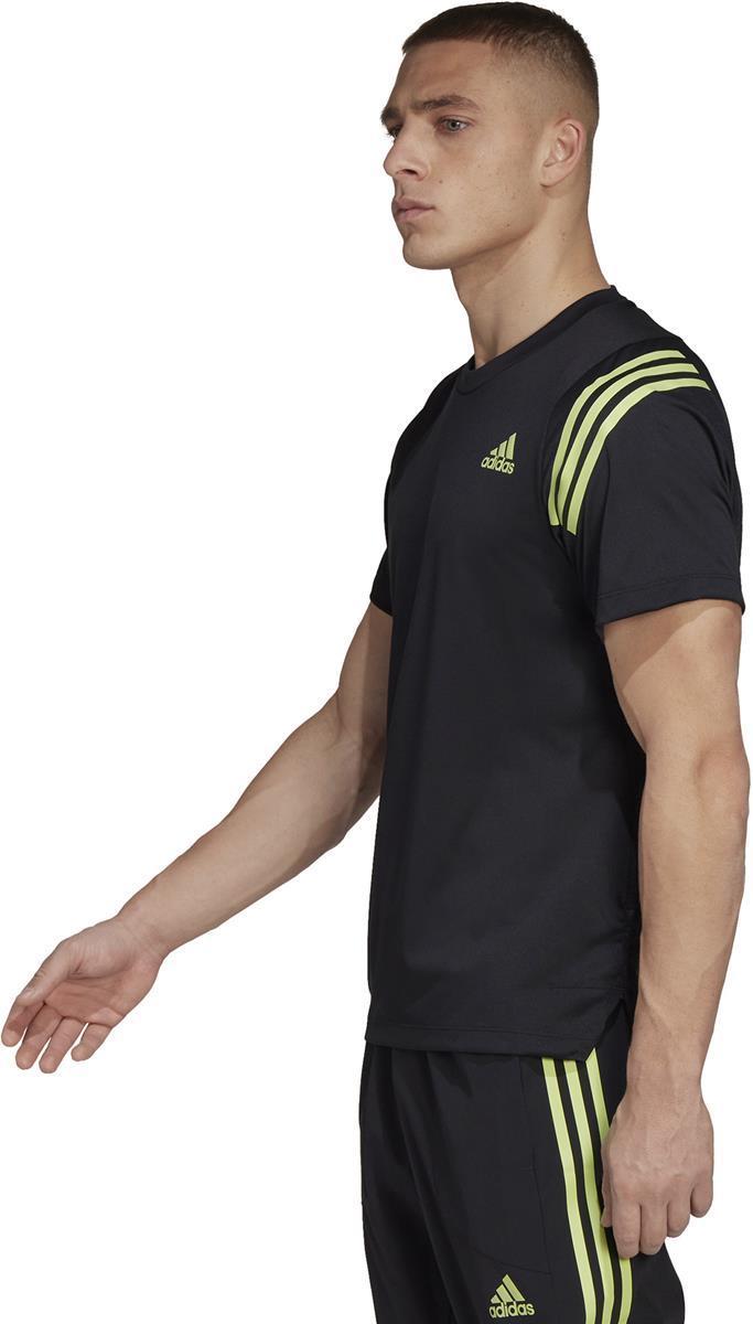 TI TEE. T-Shirt