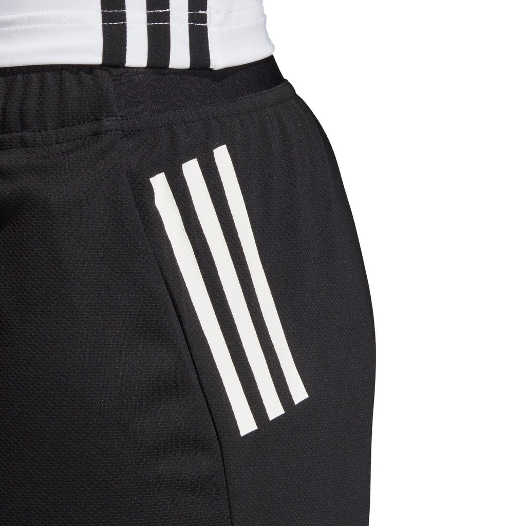 Design 2 Move 3-Stripes short