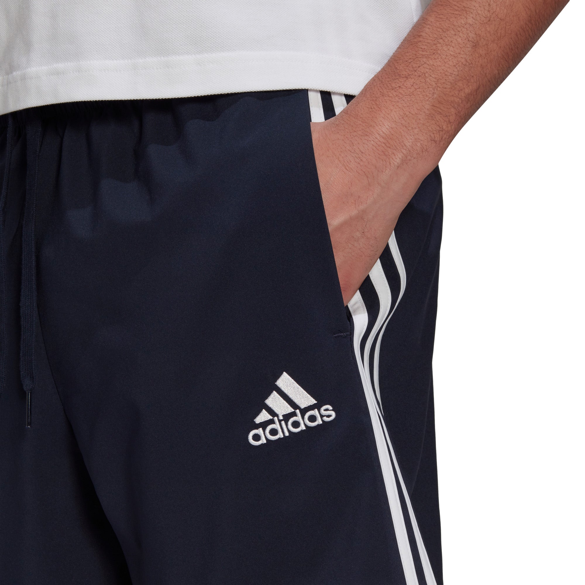 AEROREADY Essentials Chelsea 3-Stripes Short