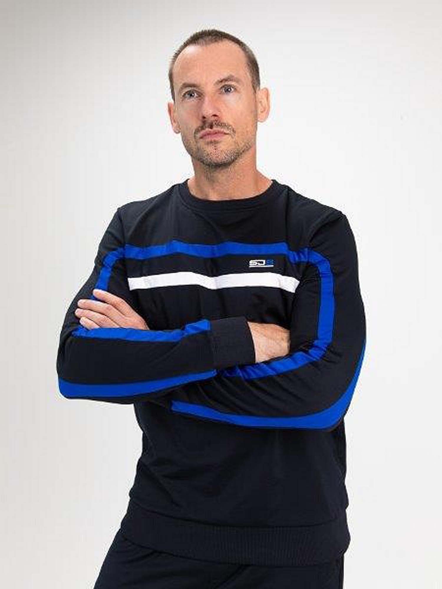 Arav sweater