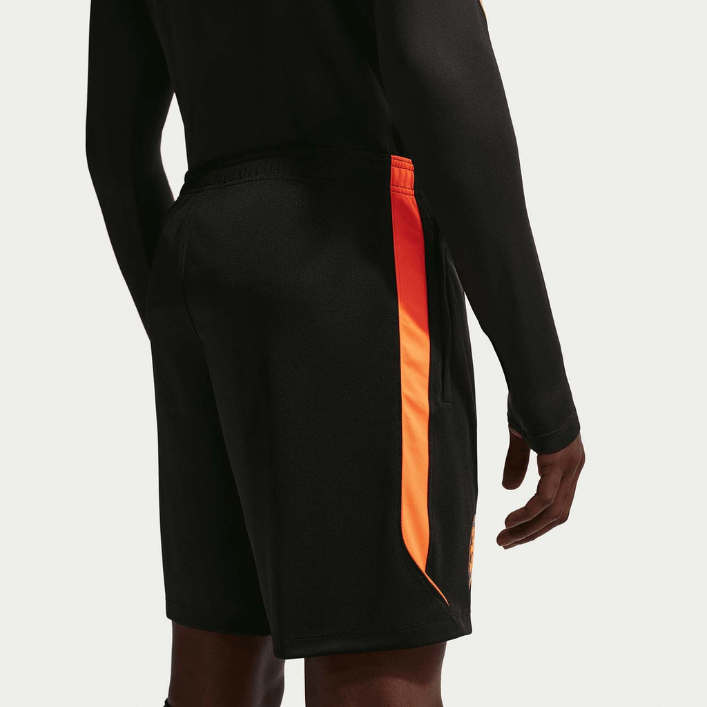 Nederland Strike short