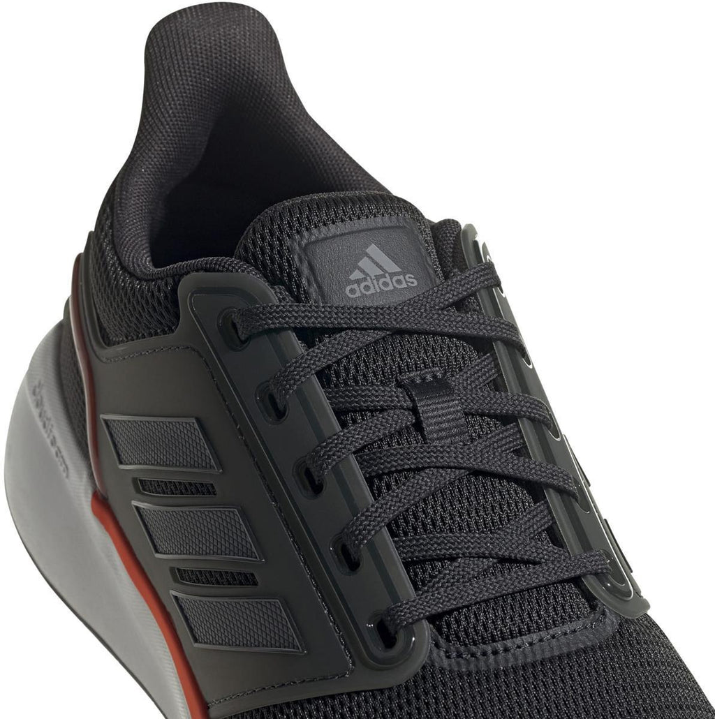 UB19 TD