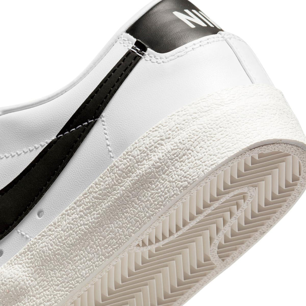 Nike Blazer Low '77 Women's Shoe