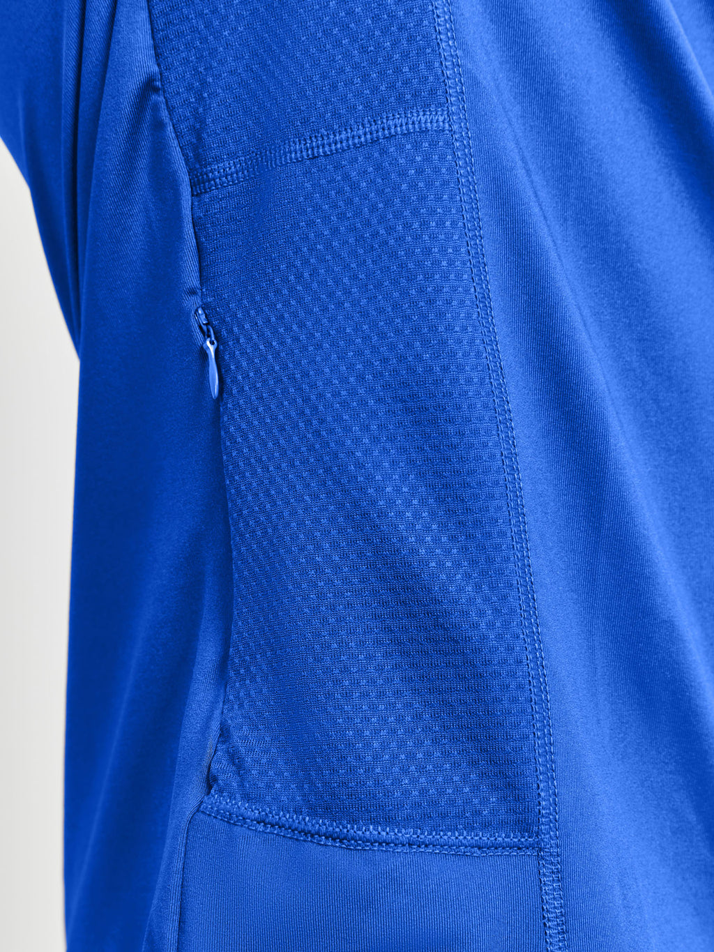 Adv Essence t-shirt
