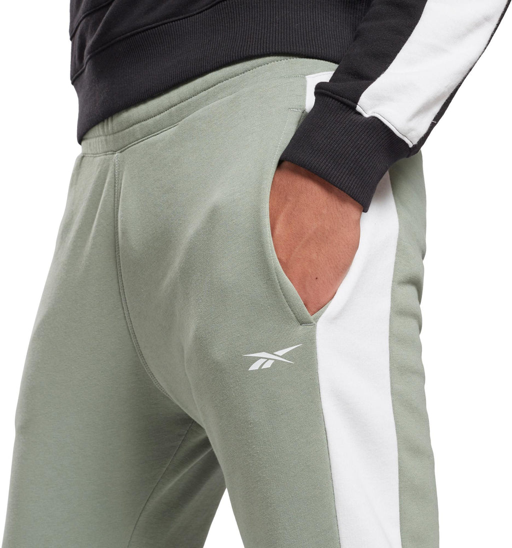 Te Ll Graphic Jogger