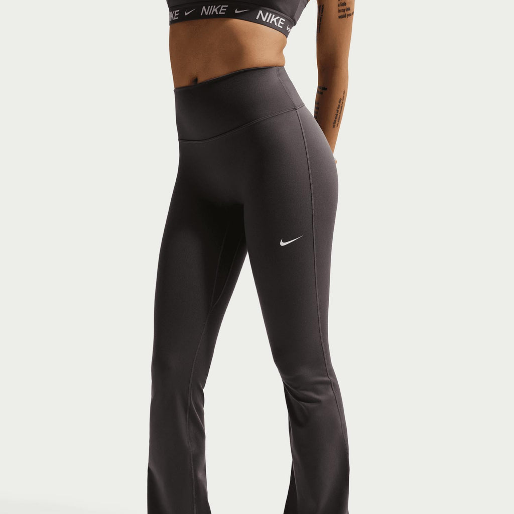 One Women's High-waisted Flare jazzpant