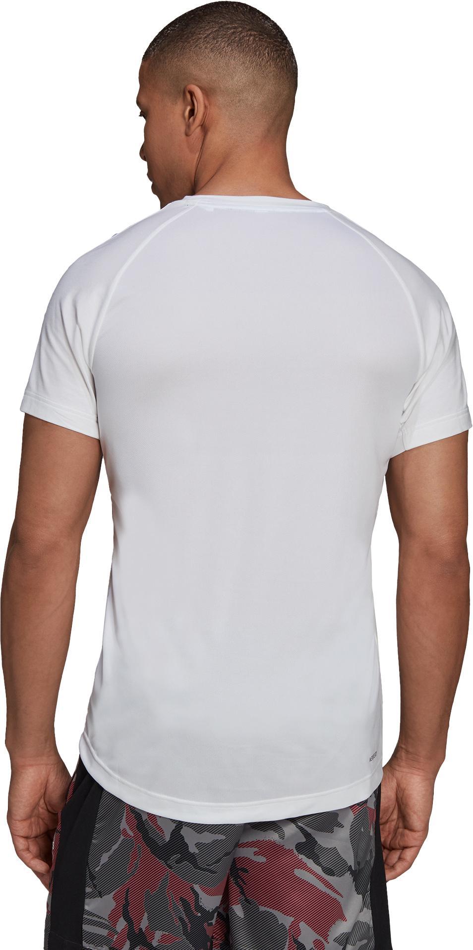 T T. T-Shirt