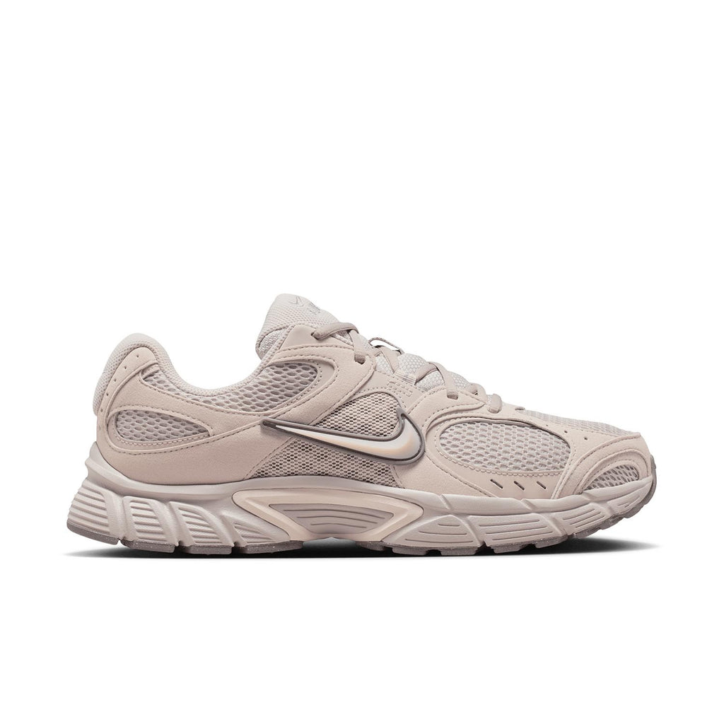 V5 Runner Sneakers