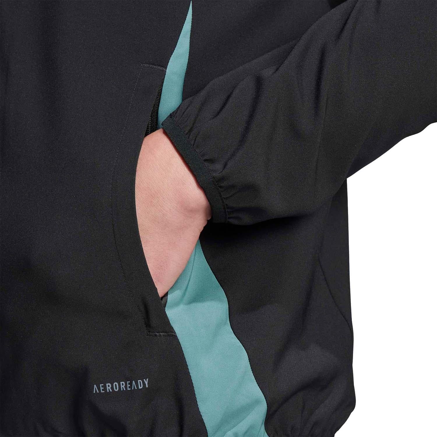 FC Bayern München Tiro 24 Presentation Jack