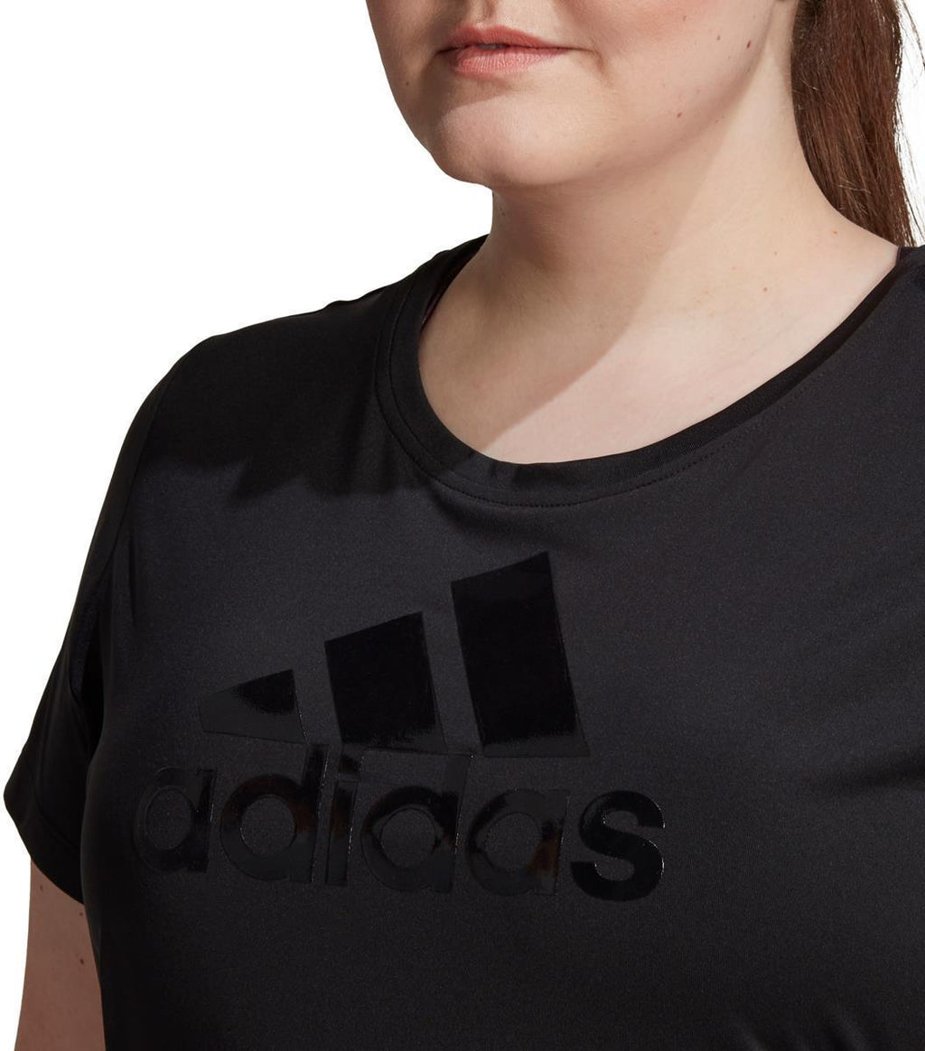 Glam On Badge of Sport Logo T-shirt (Grote Maat)