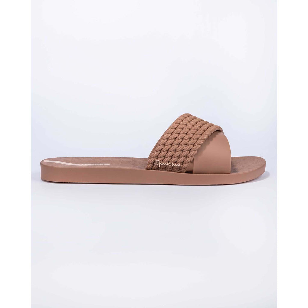 Street slippers