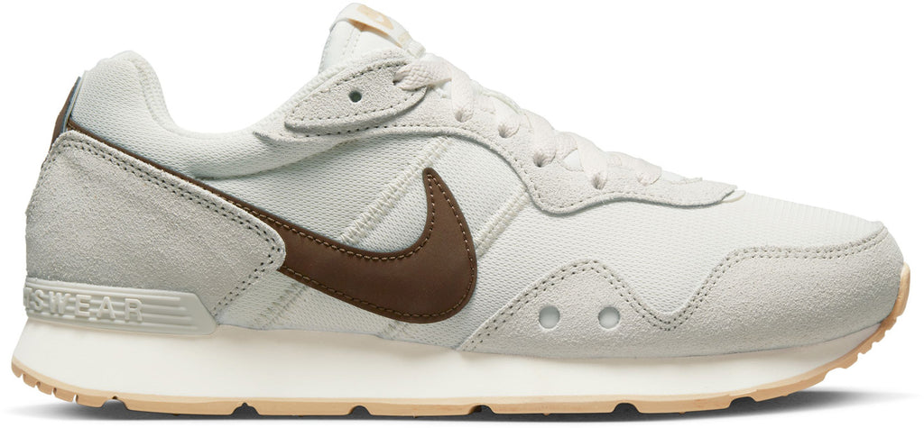 Venture Runner sneakers