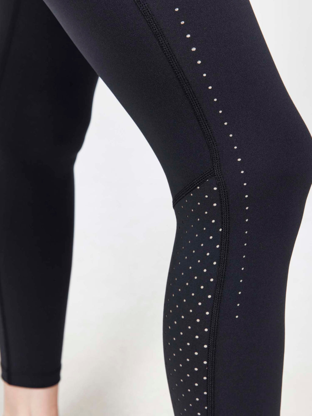 Adv Charge Perforated legging