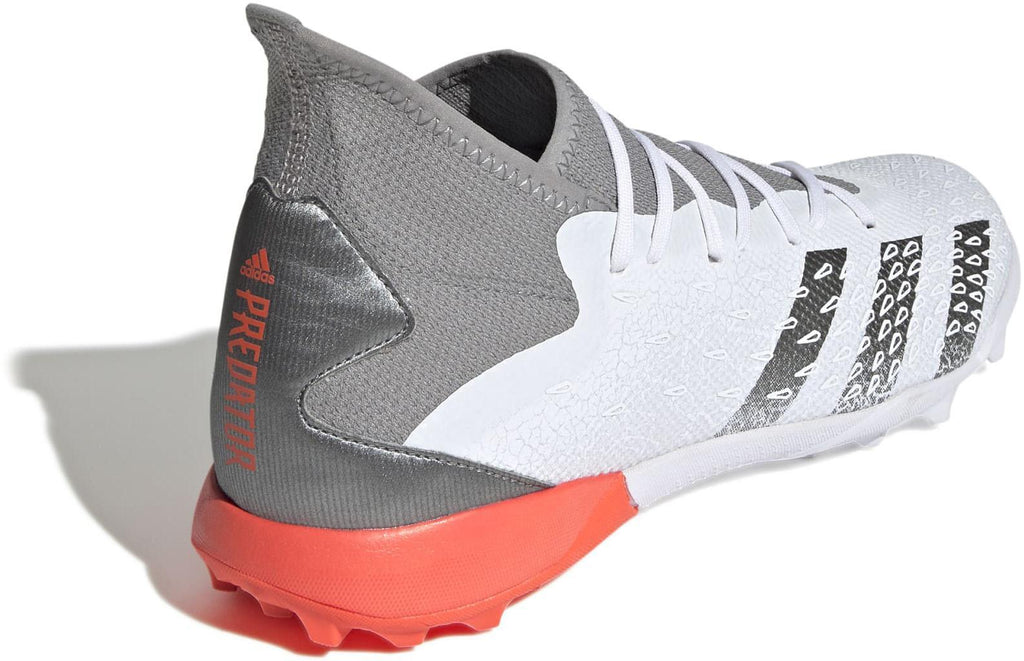Predator Freak .3 TF. Turfschuh UK-Gr.