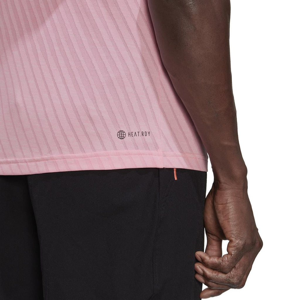 T FREELIFT TEE. Tennisshirt