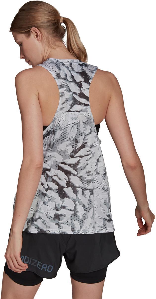 FAST AOP TANK. Laufshirt o.Arm