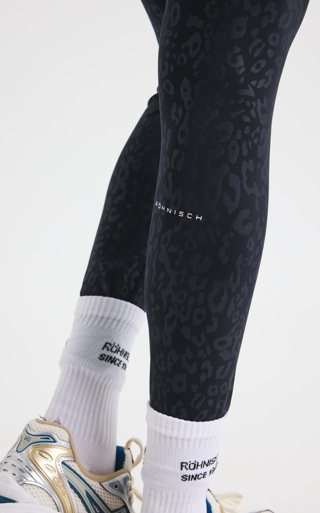 leo emboss hw legging