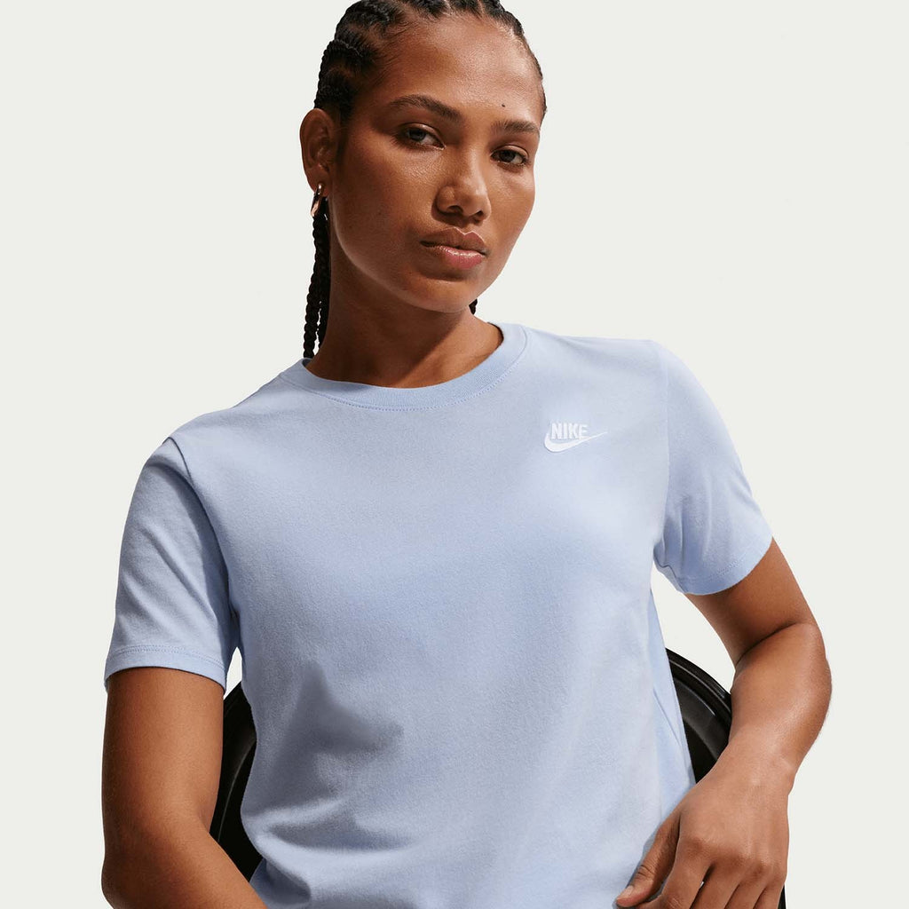 Sportswear Club Essentials  T-shirt