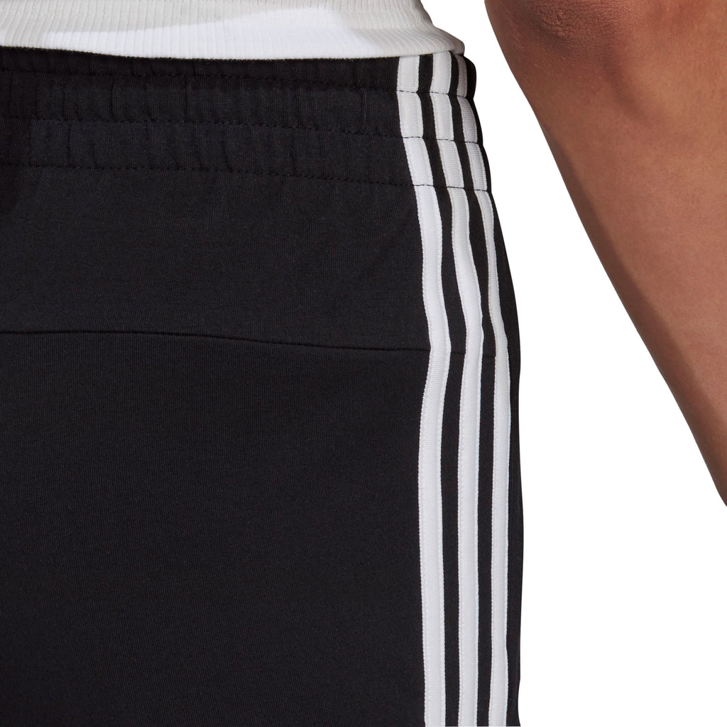 Essentials Slim 3-Stripes short