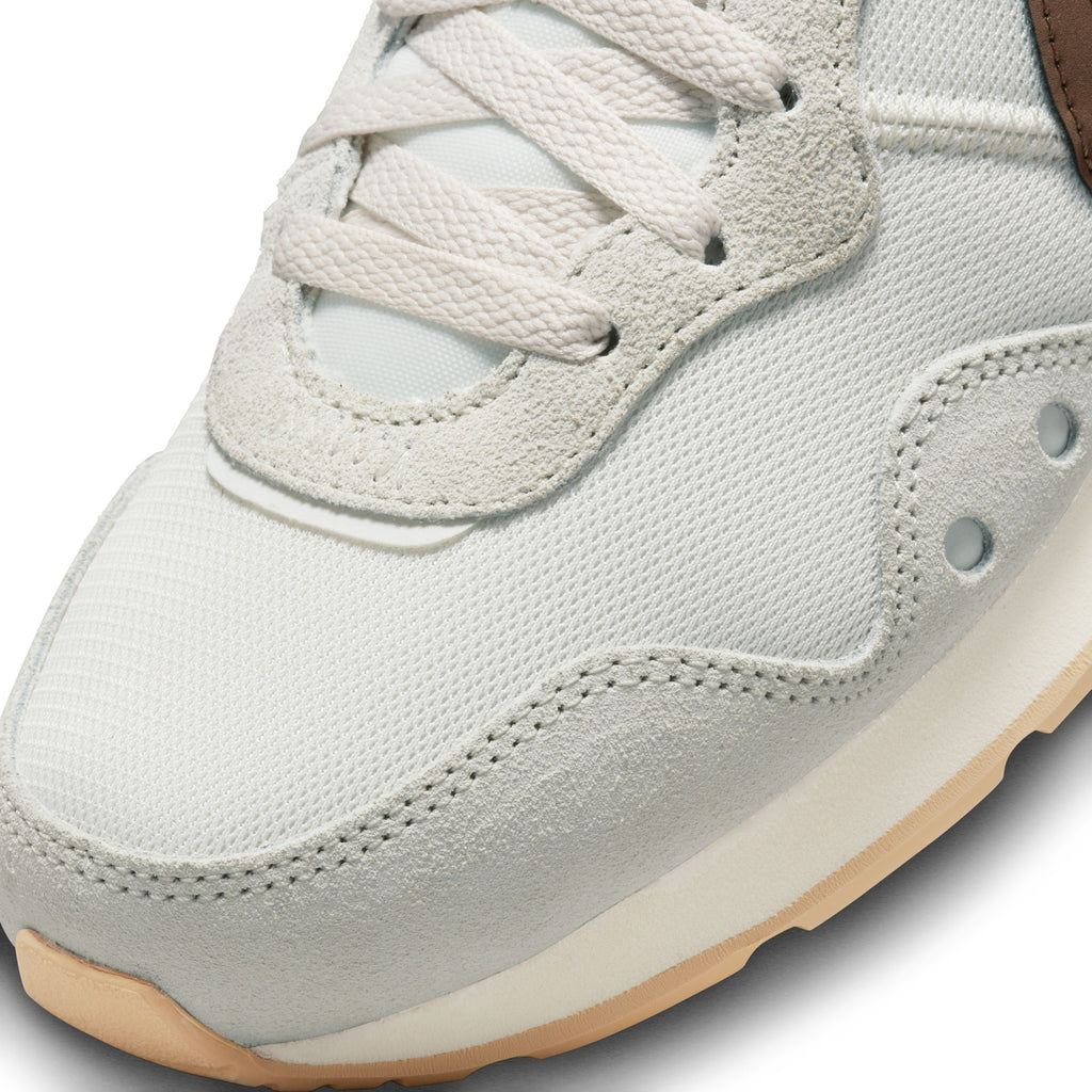 Venture Runner sneakers