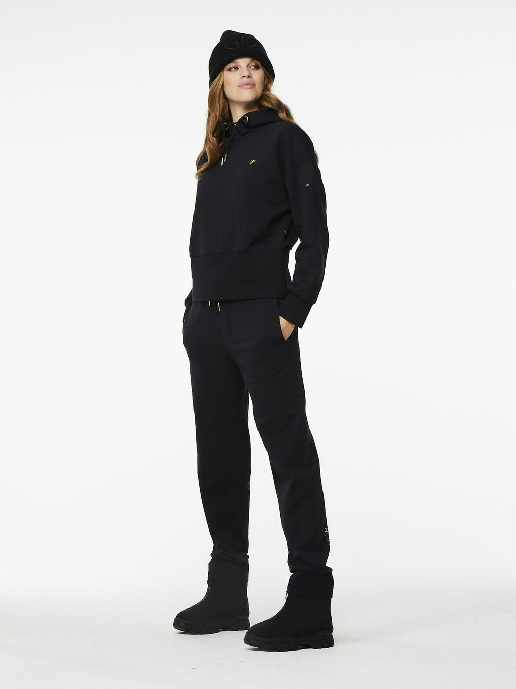 ollie hooded sweater