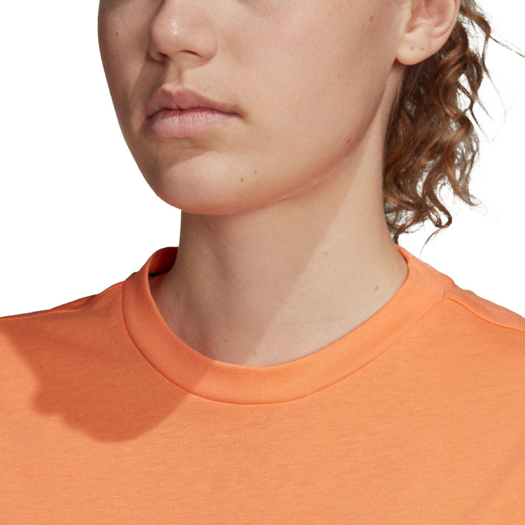 Must Haves Badge of Sport top