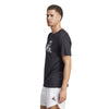 Train Essentials Seasonal Training Graphic shirt
